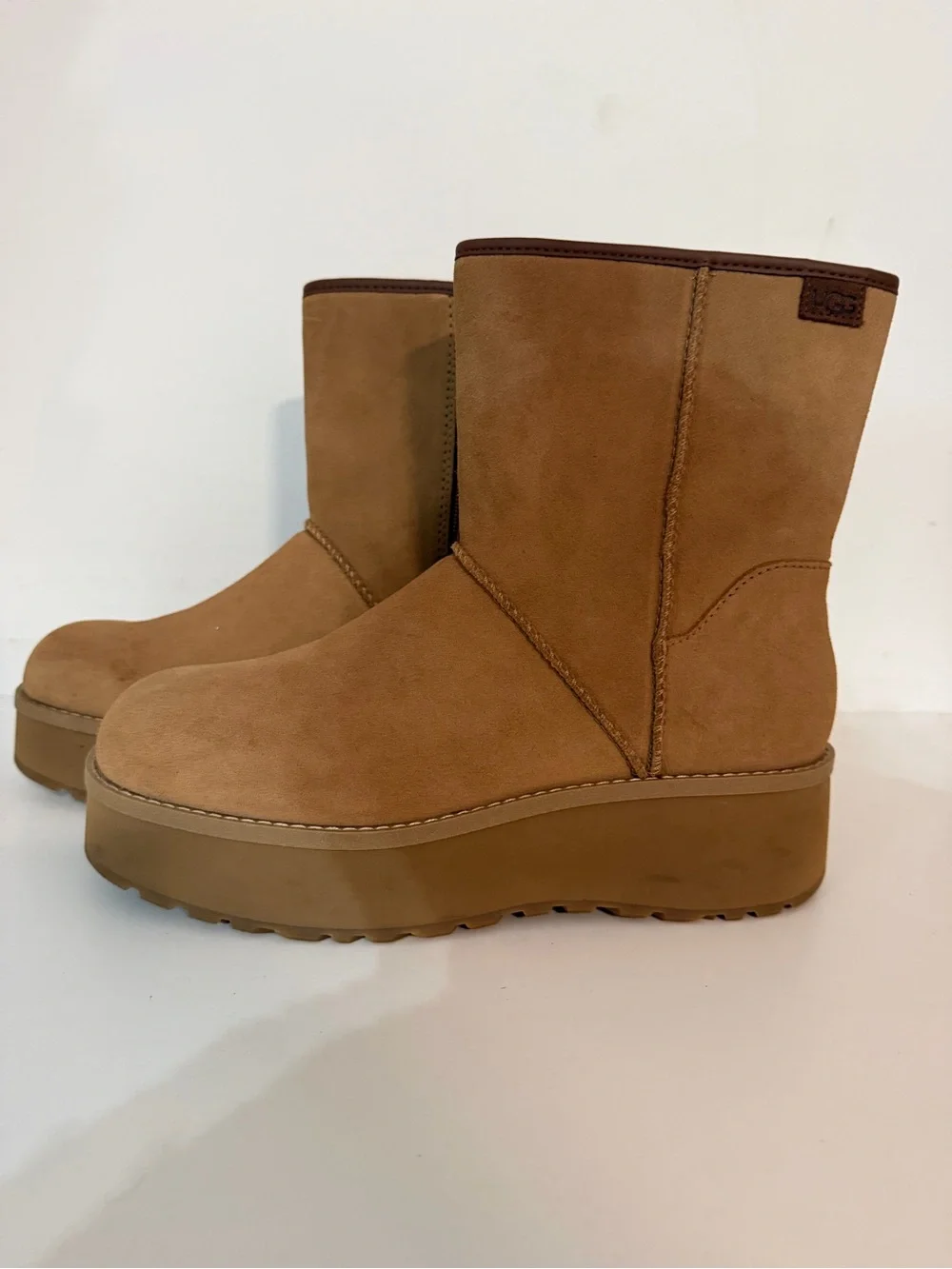 UGG Classic Mini Platform Boots Chestnut Women’s US 10 - New Without Box